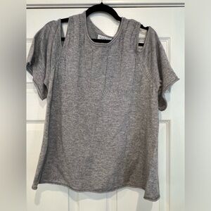 Short sleeve sweater top with cut out shoulders. Gray. Brand- Velvet size M